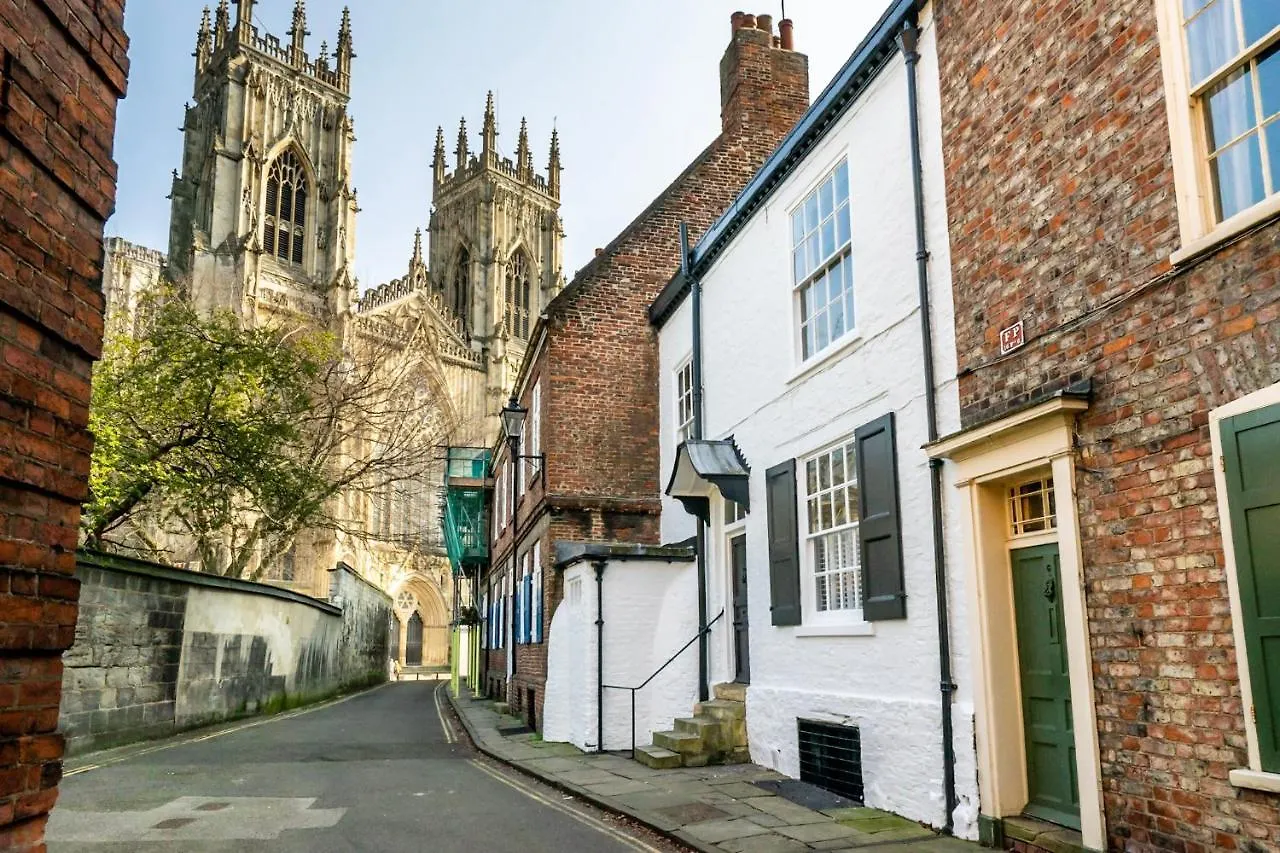 5 Precentors Court Villa York